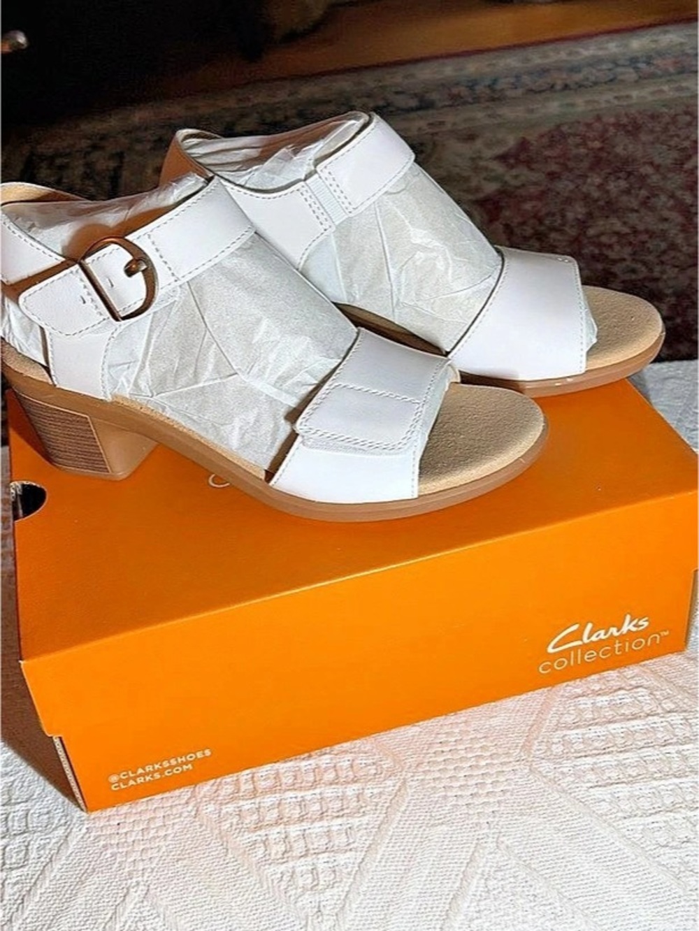 Clarks Lexi Cuir Leather Sandals White US 6 M NWT